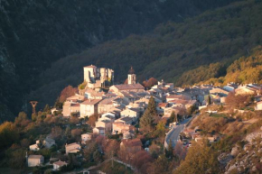  Au Pied du Château  Греольер